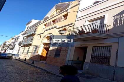 Flat for sale in Sevilla. 