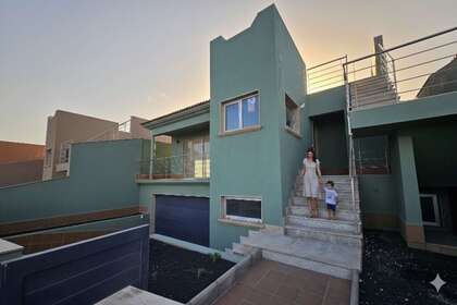 House for sale in Las Palmas, Fuerteventura. 