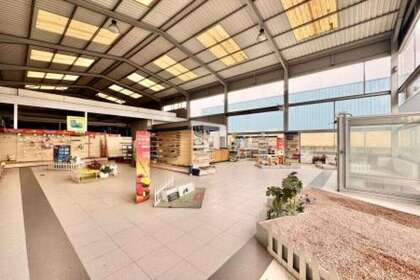 Building for sale in Vitoria-Gasteiz, Álava (Araba). 