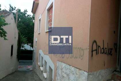 House for sale in Ciempozuelos, Madrid. 