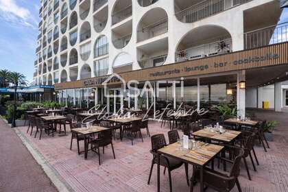 Commercial premise for sale in Empuriabrava, Girona. 