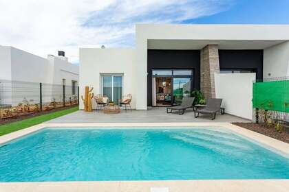 Townhouse for sale in Algorfa, Alicante. 