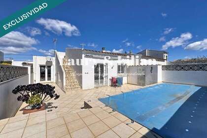 House for sale in Empuriabrava, Girona. 