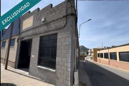 Commercial premise for sale in Elda, Alicante. 
