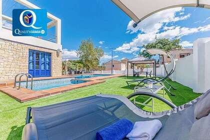 House for sale in Alicante/Alacant. 