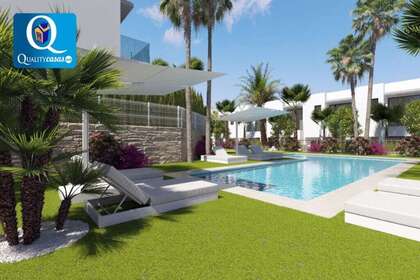Cluster house for sale in Finestrat, Alicante. 