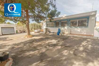 House for sale in Busot, Alicante. 