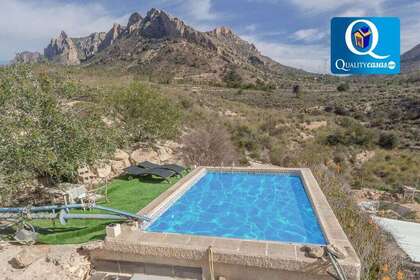 House for sale in Busot, Alicante. 