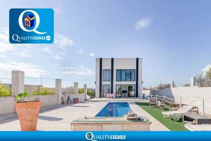 House for sale in Crevillent, Alicante. 