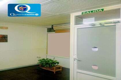 Geschäftslokal zu verkaufen in Alicante/Alacant. 