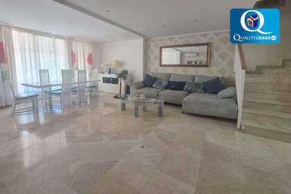 Reihenhaus zu verkaufen in Monforte del Cid, Alicante. 