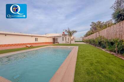 House for sale in San Vicente del Raspeig/Sant Vicent del Raspeig, Alicante. 