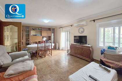 平 出售 进入 Alicante/Alacant. 