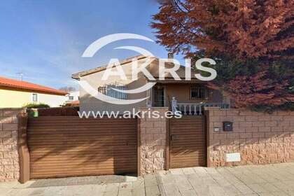 House for sale in Burguillos de Toledo. 
