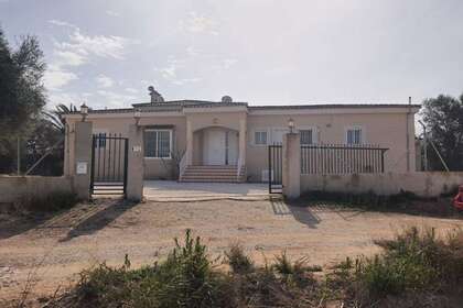 Domy na prodej v Marina, La (Urbanizacion), Alicante. 