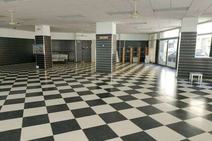Commercial premise for sale in Oliva, Valencia. 