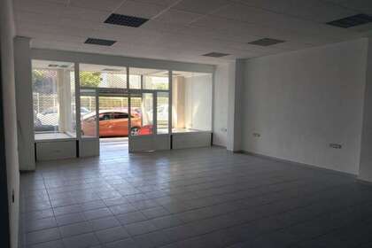 Commercial premise for sale in Oliva, Valencia. 