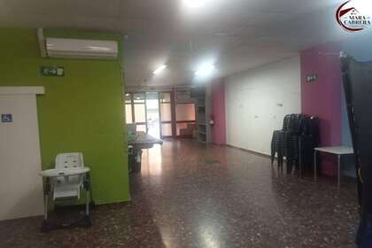 Commercial premise for sale in Gandia, Valencia. 