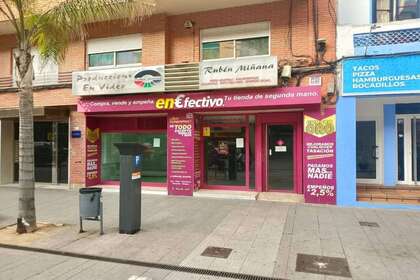 Commercial premise for sale in Gandia, Valencia. 