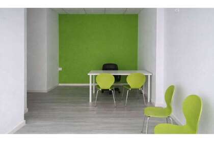 Commercial premise for sale in Gandia, Valencia. 