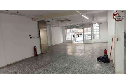Commercial premise for sale in Gandia, Valencia. 
