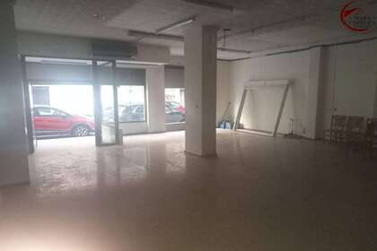 Commercial premise for sale in Gandia, Valencia. 