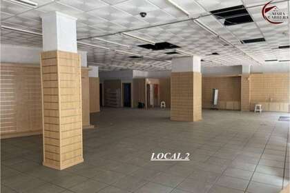 Commercial premise for sale in Gandia, Valencia. 