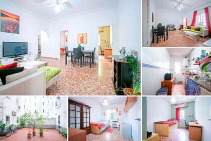Flat for sale in Sevilla. 