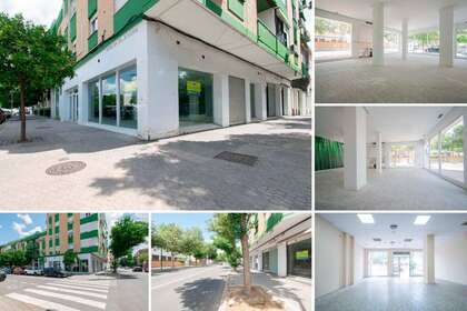 Commercial premise for sale in Sevilla. 