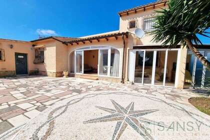 House for sale in Dénia, Alicante. 
