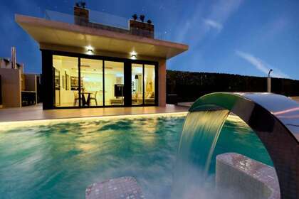 House for sale in Dehesa de Campoamor, Alicante. 