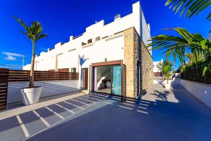 Cluster house for sale in Pilar de la Horadada, Alicante. 