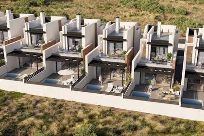Cluster house for sale in Torrevieja, Alicante. 