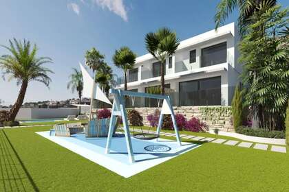 Cluster house for sale in Finestrat, Alicante. 