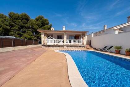 House for sale in Cunit, Tarragona. 