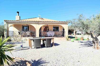 Country house for sale in Caudete, Albacete. 