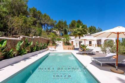 房子 出售 进入 San José / Sant Josep de Sa Talaia, Baleares (Illes Balears), Ibiza. 