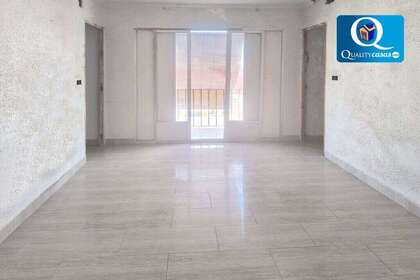 平 出售 进入 Alicante/Alacant. 