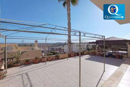 联排别墅 出售 进入 Mutxamel/Muchamiel, Alicante. 