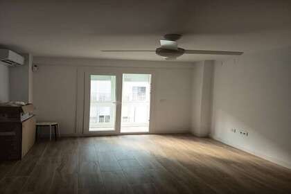 Flat for sale in Sevilla. 