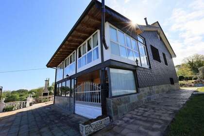 House for sale in Priaranza del Bierzo, León. 