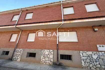 大厦 出售 进入 Villaquejida, León. 