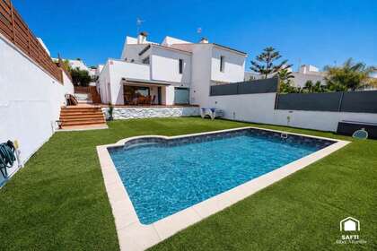 Maison de ville vendre en Calella, Barcelona. 