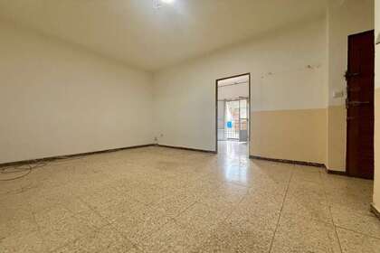 Flat for sale in Sevilla. 
