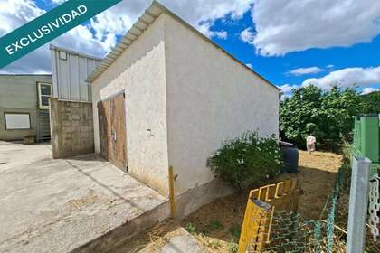 Cluster house for sale in Carucedo, León. 