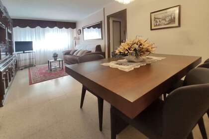 平 出售 进入 Lleida, Lérida (Lleida). 