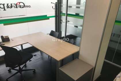 办公室 进入 Lleida, Lérida (Lleida). 