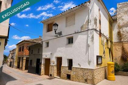 房子 出售 进入 Teresa de Cofrentes, Valencia. 