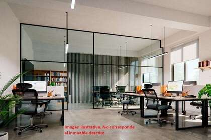 办公室 进入 Revilla  de Camargo, Cantabria. 