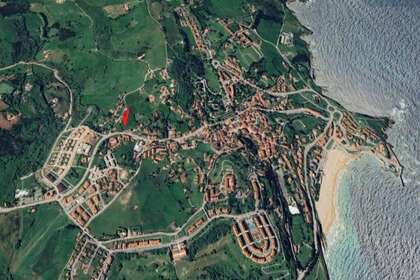 情节 出售 进入 Comillas, Cantabria. 